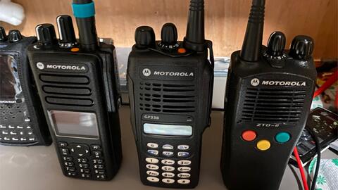 摩托羅拉GP338對講機MDC1200信令與森海克斯8800通信的軟件設(shè)計方案